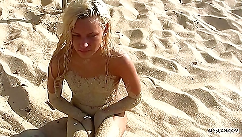 Hotester with sexy blonde girlfriend and dildo