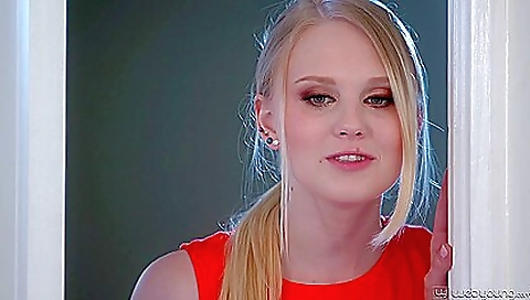 Married girl with a wrigglesorne